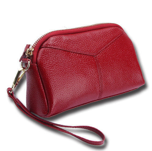 Women messenger bag from Spacewallart, stylish accessory with a leather-like finish and adjustable strap, ideal for daily use.