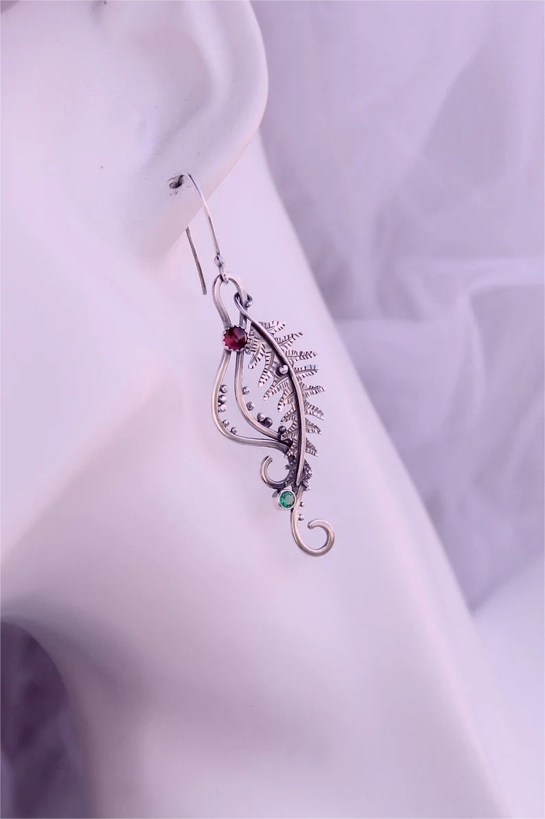 Spacewallart tail shape earrings, stylish accessories with unique tail design, perfect for adding a modern touch to your look.
