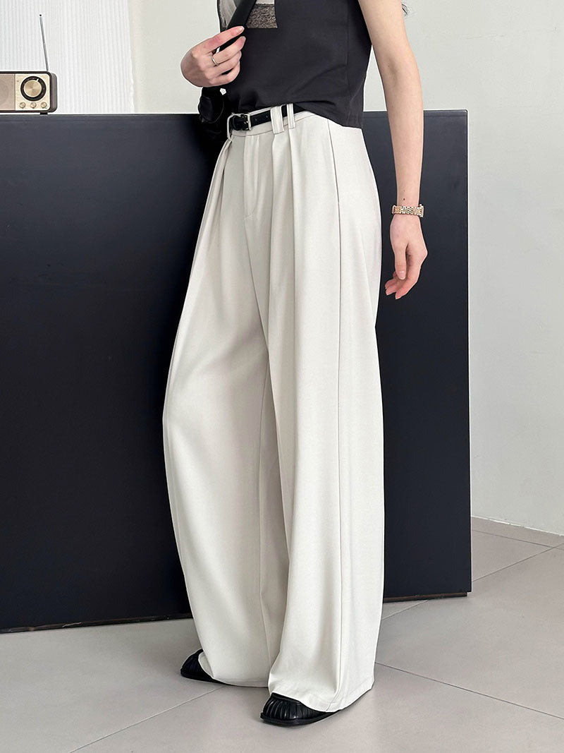 Loose retro casual pants from Spacewallart featuring a relaxed fit and vintage-inspired style, shown in a neutral fabric.
