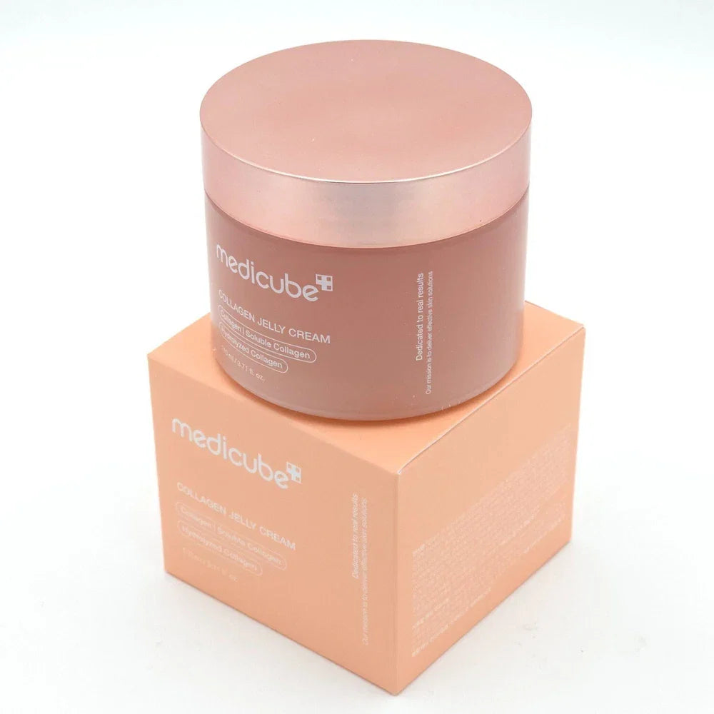 Spacewallart MEDICUBE Collagen Jelly Cream jar showing the moisturizing cream with active collagen complex in a 110ml container.