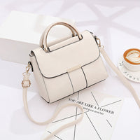 Spacewallart Trend Shoulder Messenger Bag for accessories, featuring a stylish design with adjustable strap and spacious interior.