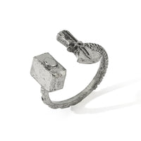 Spacewallart geometric rings accessories featuring modern, minimalist metal rings with angular shapes and sleek design.