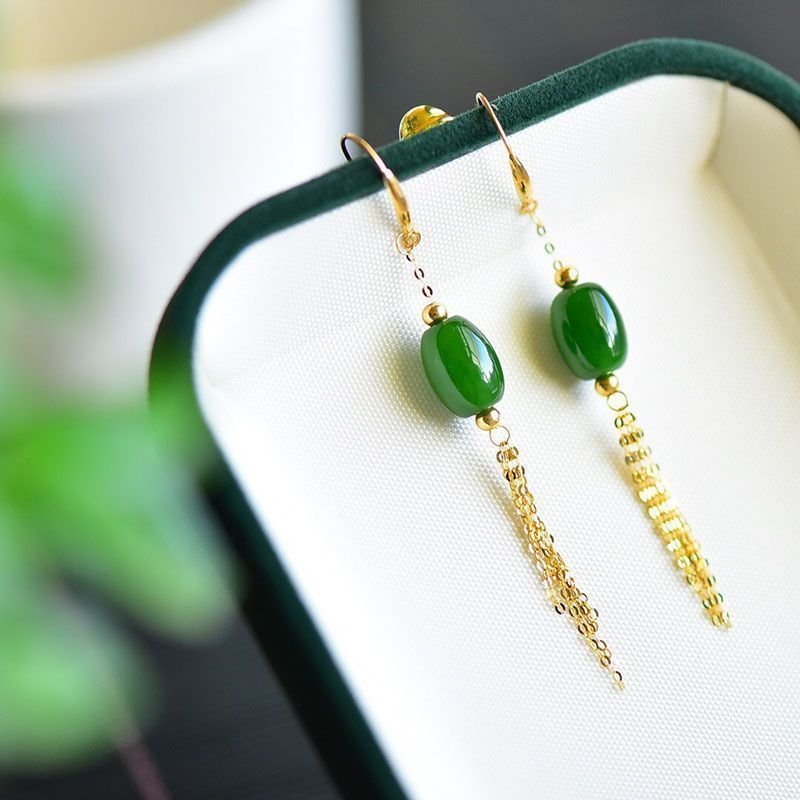 Spacewallart oval earrings, stylish accessories with a sleek, modern oval design perfect for everyday wear or special occasions.