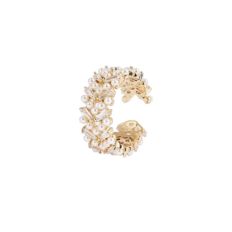 Spacewallart CRYSTA accessory featuring intricate crystal-style design, ideal for stylish decor or personal accessories.