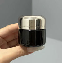Spacewallart La Mer The Eye Concentrate in 0.5 oz box, showcasing the luxurious packaging and product details.