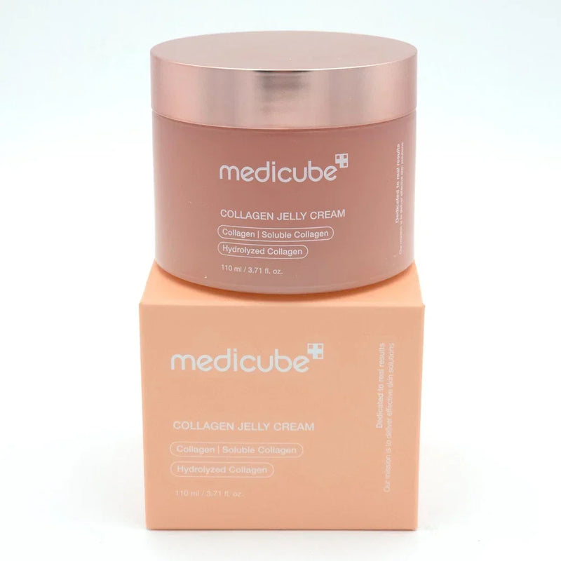 Spacewallart MEDICUBE Collagen Jelly Cream in a 110ml jar, featuring a smooth, gel-like texture for moisturizing with active collagen.