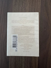 Valentino Donna Born In Roma Ivory Eau de Parfum bottle for women, featuring elegant design and fragrance details.