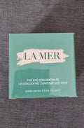 Spacewallart La Mer The Eye Concentrate in a 0.5 oz (15ml) box, featuring a sleek container for targeted eye skincare.